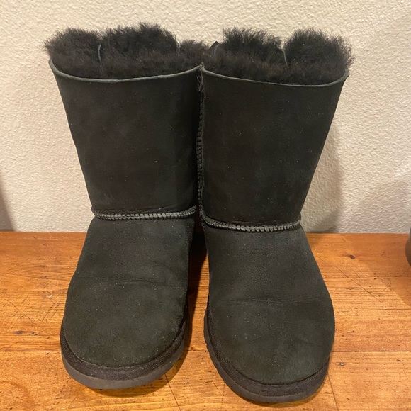 UGG Australia Black Sheep Skin boots - Bailey Bow - Picture 2 of 6